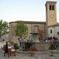 La piazza sulla chiesa di San Lorenzo